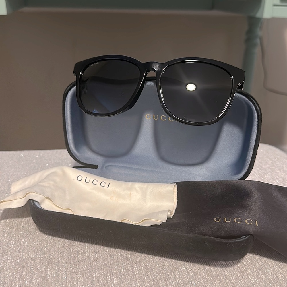 Like New GUCCI Star Sunglasses